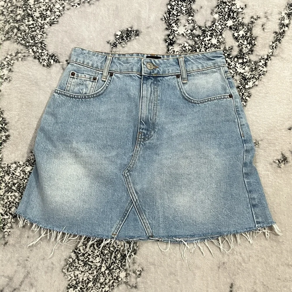 BDG Urban Outfitters Denim Mini Skirt Size Medium Raw Hem High Rise